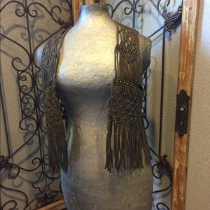 Echo & Rage women’s medium crochet vest